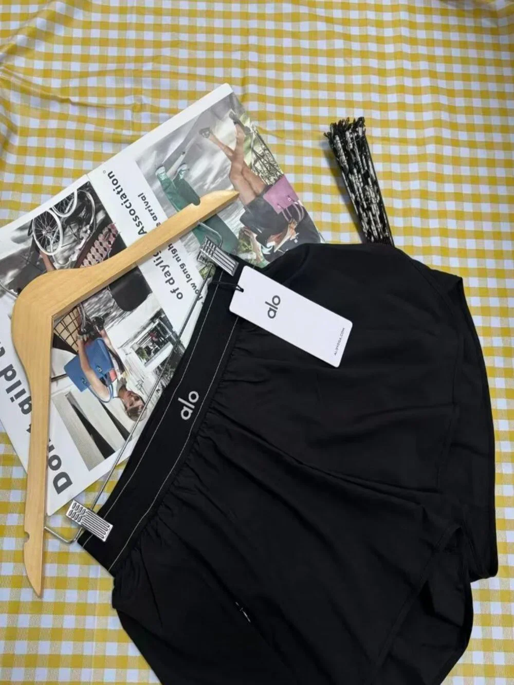 👩‍Alo tennis style athletic shorts high waisted black versatile training shorts
